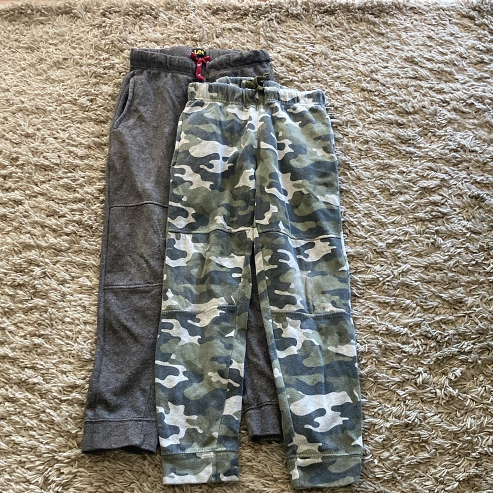 Boys Lee sweatpants size 10/12, good used condition